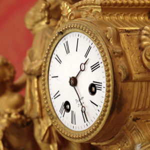 Horloge et décoration de goût Résidence services