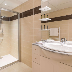 Salles de bains de qualité - Résidence services senior en France