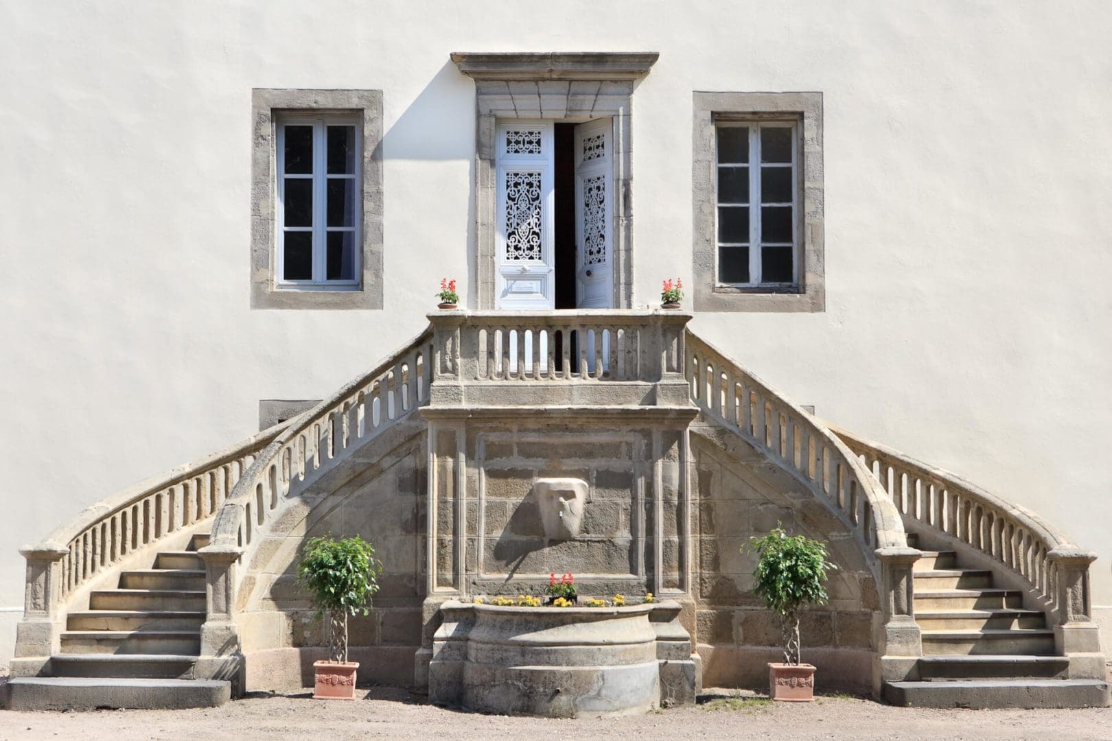 Entrée Résidence services senior Autun