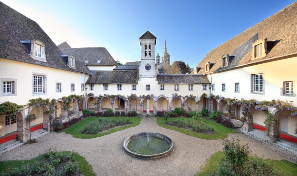 Jardin de la residence senior Autun, Villa Médicis