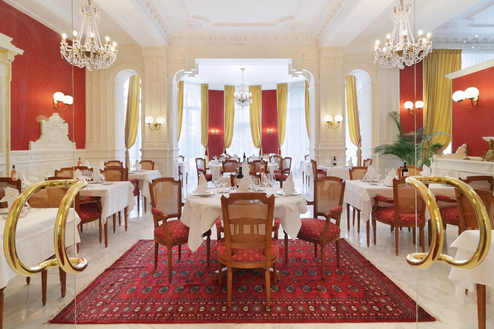 Découvrez les saveurs uniques du Restaurant Le Médicis présent dans 9 Villes de France