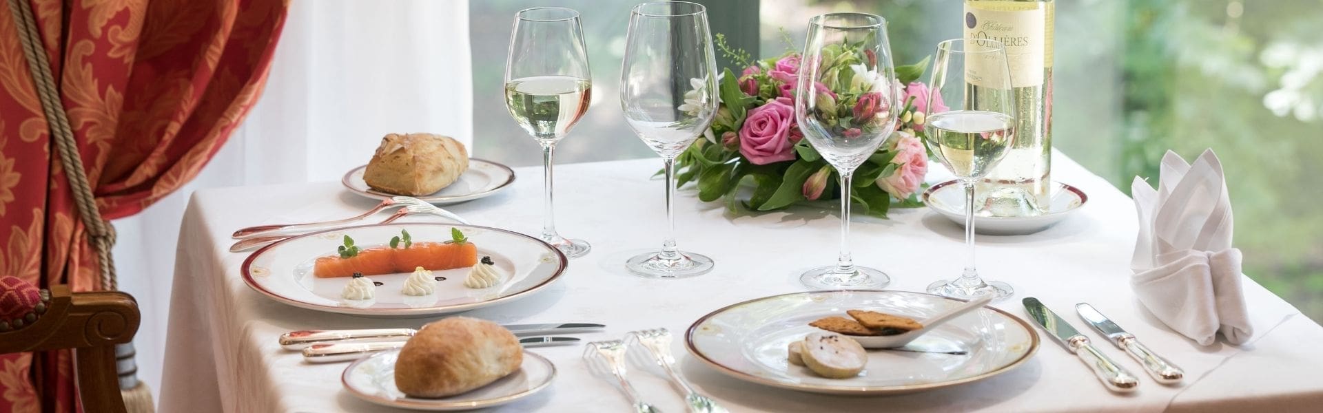 Table de restaurant Le Médicis - loyer résidence senior