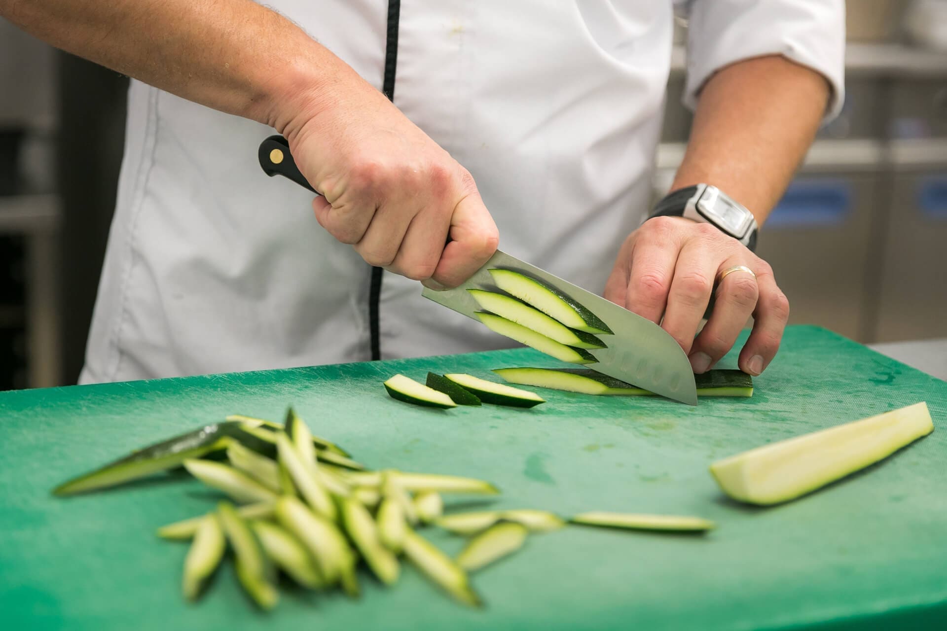 Chef cuisinier Villa Médicis - Julienne de légumes Courgettes