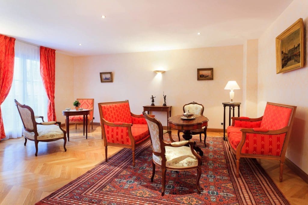 Salon de la résidence senior Beaune, lieu de détente