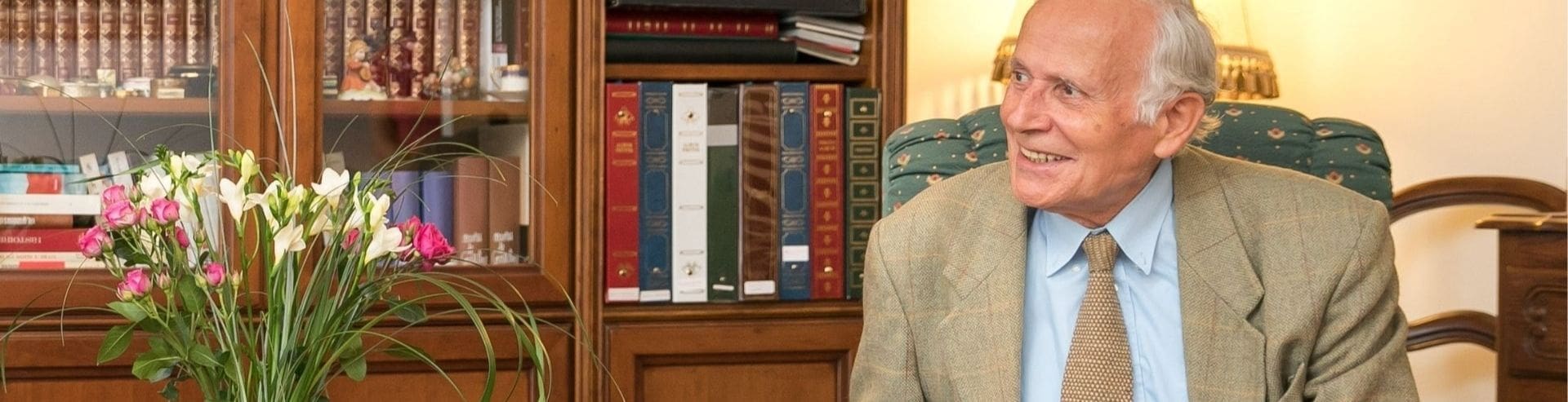 Moment convivial en famille à la résidence senior services Villa Médicis