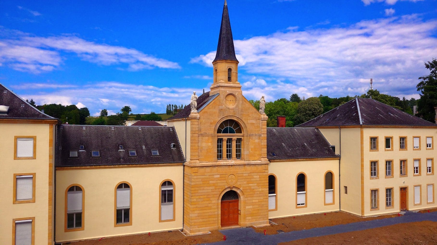 Découvrez la résidence services Beaune avec Villa Médicis