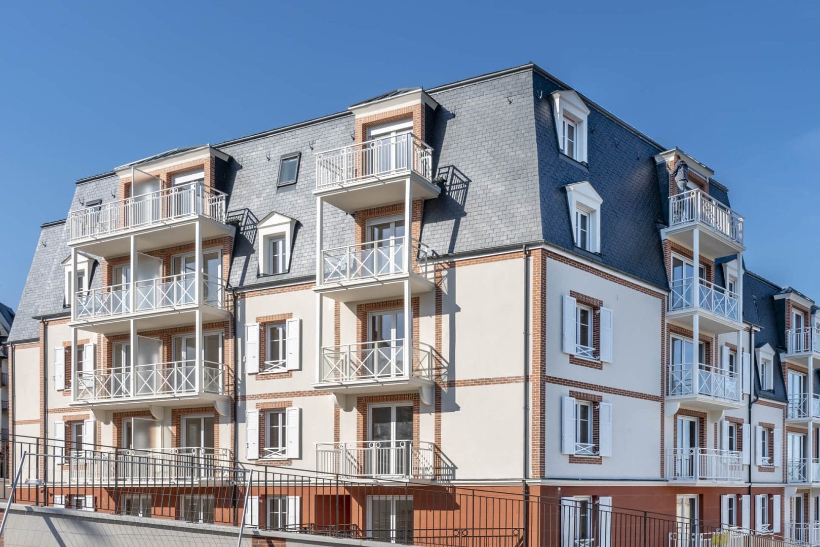 Résidence senior Trouville, vue de la façade Villa Medicis Trouville